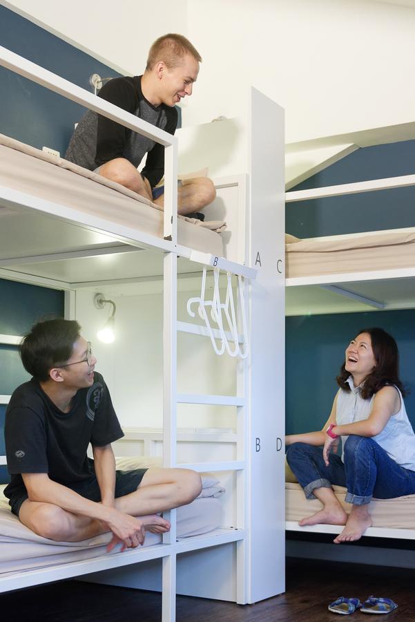 Flip Flop Hostel - Main Station Taipei Exterior foto