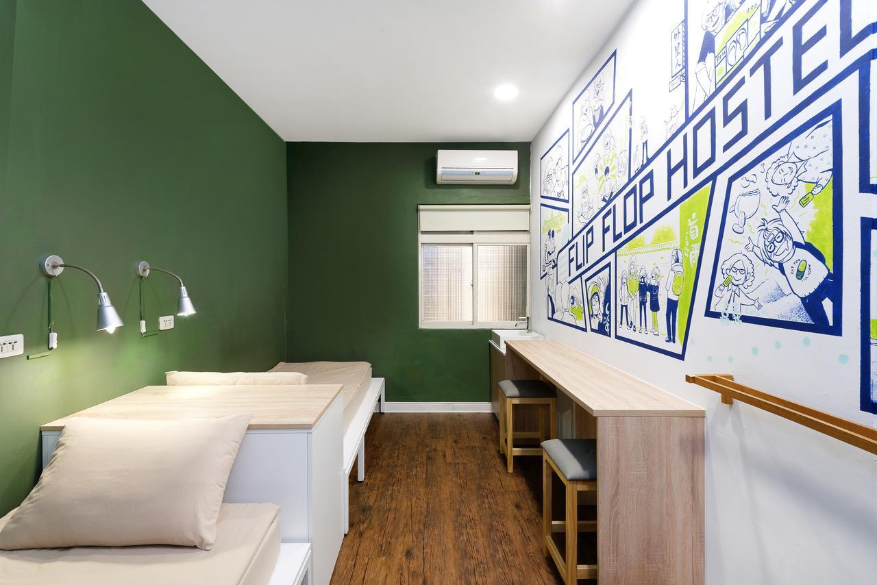 Flip Flop Hostel - Main Station Taipei Exterior foto